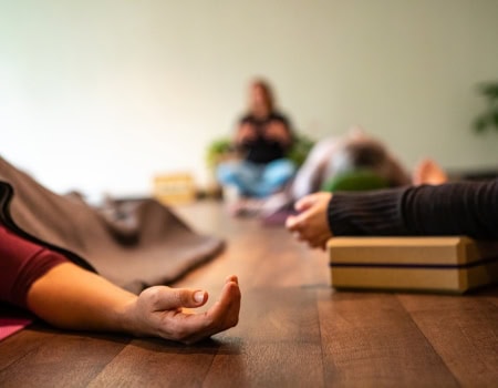 Yin & Tonic Yoga 